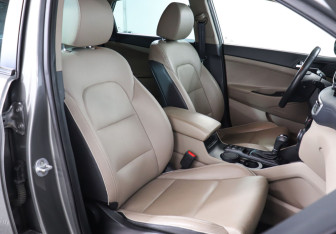 Подержанный автомобиль Hyundai Tucson 2019 года (16 фото)