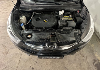Подержанный автомобиль Hyundai ix35 2014 года (17 фото)