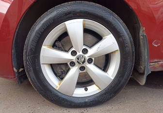 Подержанный автомобиль Skoda Rapid Liftback 2014 года (9 фото)