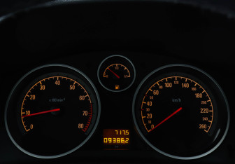 Подержанный автомобиль Opel Zafira Compactvan 2008 года (11 фото)