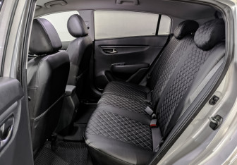 Подержанный автомобиль Kia Rio Hatchback 2021 года (18 фото)
