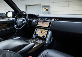 Подержанный автомобиль Land Rover Range Rover 2018 года (10 фото)