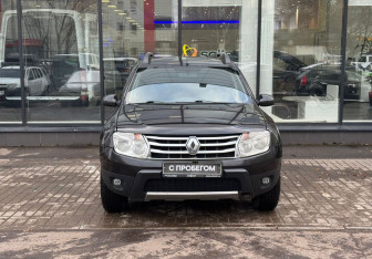 Подержанный автомобиль Renault Duster 2013 года (2 фото)
