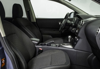 Подержанный автомобиль Nissan Qashqai+2 2009 года (10 фото)