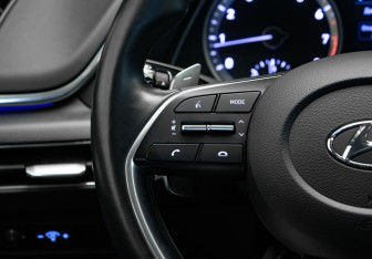 Подержанный автомобиль Hyundai Sonata 2020 года (12 фото)