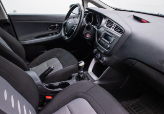 Подержанный автомобиль Kia Ceed Wagon 2014 года (9 фото)