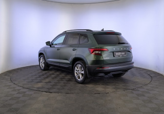 Подержанный автомобиль Skoda Karoq 2021 года (7 фото)