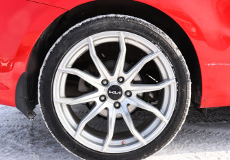 Подержанный автомобиль Kia Cerato Coupe 2013 года (22 фото)