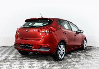 Подержанный автомобиль Kia Ceed Hatchback 2012 года (3 фото)