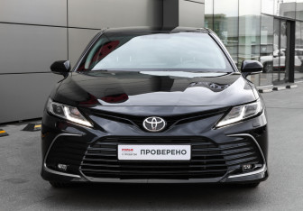 Подержанный автомобиль Toyota Camry Sedan 2021 года (2 фото)