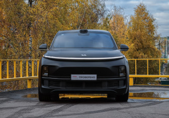 Подержанный автомобиль LiXiang L9 2023 года (2 фото)