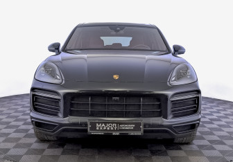 Подержанный автомобиль Porsche Cayenne 2023 года (2 фото)