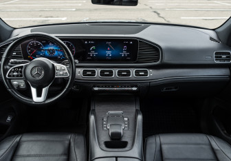 Подержанный автомобиль Mercedes-Benz GLE 2021 года (12 фото)
