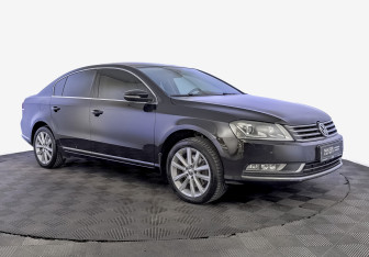 Подержанный автомобиль Volkswagen Passat Sedan 2012 года (3 фото)