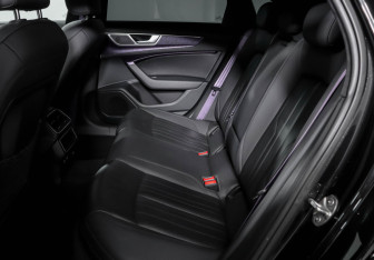 Подержанный автомобиль Audi A6 Sedan 2021 года (10 фото)