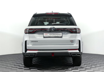 Подержанный автомобиль Changan CS95 2023 года (6 фото)