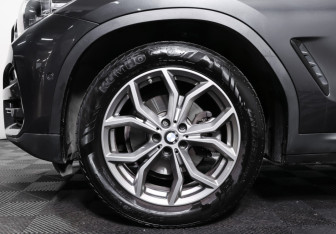 Подержанный автомобиль BMW X3 2018 года (27 фото)