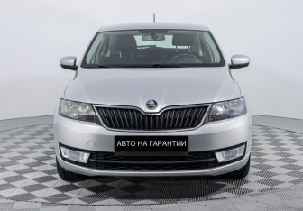 Подержанный автомобиль Skoda Rapid Liftback 2014 года (2 фото)
