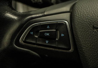 Подержанный автомобиль Ford Focus Hatchback 2017 года (10 фото)