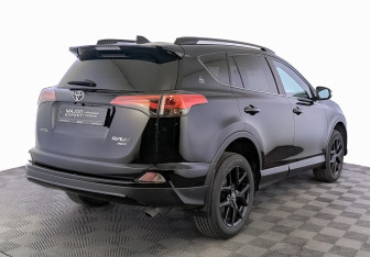Подержанный автомобиль Toyota RAV4 2018 года (5 фото)