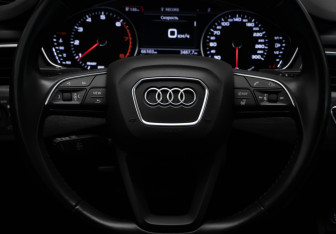 Подержанный автомобиль Audi A4 Sedan 2019 года (10 фото)