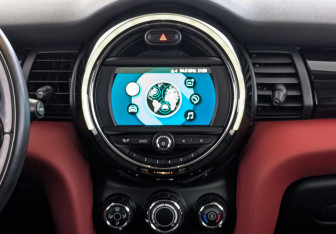 Подержанный автомобиль MINI Hatch 2020 года (17 фото)