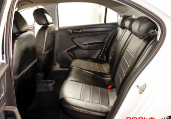 Подержанный автомобиль Skoda Rapid Liftback 2018 года (10 фото)