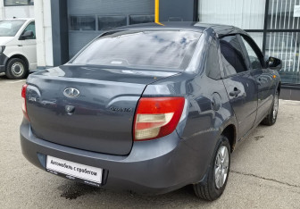 Подержанный автомобиль LADA (ВАЗ) Granta Sedan 2015 года (5 фото)