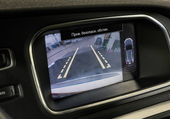 Подержанный автомобиль Volvo V40 Cross Country 2013 года (18 фото)