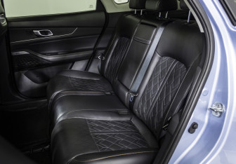 Подержанный автомобиль Changan UNI-K 2022 года (15 фото)