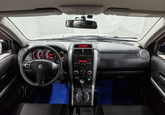 Подержанный автомобиль Suzuki Grand Vitara 2007 года (11 фото)