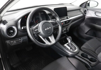Подержанный автомобиль Kia Cerato Sedan 2022 года (7 фото)