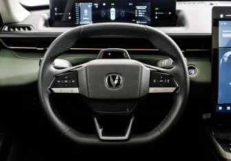 Подержанный автомобиль Changan Lamore 2024 года (19 фото)