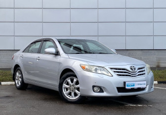 Подержанный автомобиль Toyota Camry Sedan 2011 года (3 фото)
