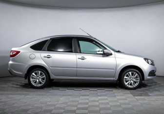 Подержанный автомобиль LADA (ВАЗ) Granta Liftback 2022 года (4 фото)