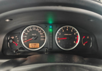 Подержанный автомобиль Nissan Almera Sedan 2006 года (12 фото)