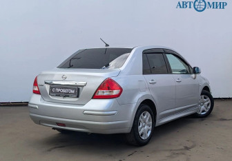 Подержанный автомобиль Nissan Tiida Hatchback 2012 года (5 фото)