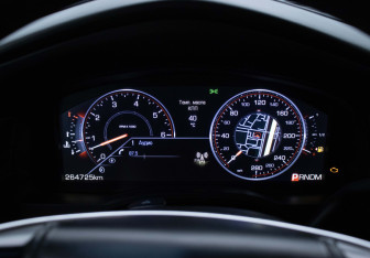 Подержанный автомобиль Cadillac Escalade Suv 2015 года (11 фото)