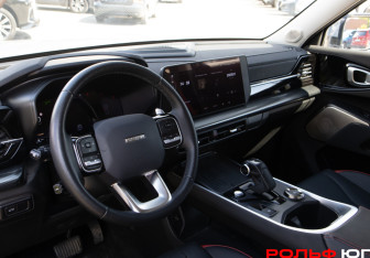 Подержанный автомобиль Haval H3 2024 года (10 фото)