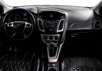 Подержанный автомобиль Ford Focus Wagon 2013 года (11 фото)