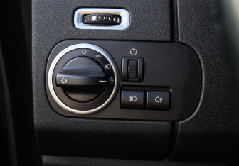 Подержанный автомобиль Land Rover Discovery 2014 года (17 фото)