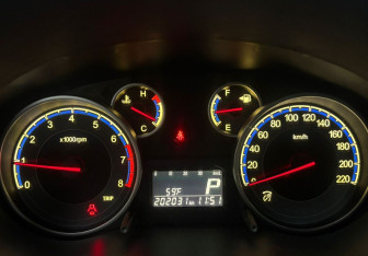 Подержанный автомобиль Suzuki SX4 Hatchback 2011 года (14 фото)