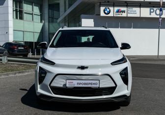Подержанный автомобиль Chevrolet Bolt 2021 года (13 фото)
