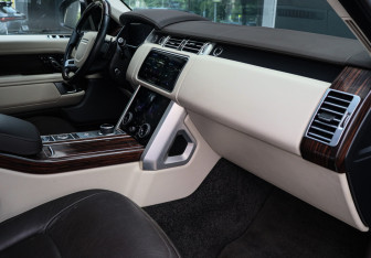 Подержанный автомобиль Land Rover Range Rover 2019 года (14 фото)