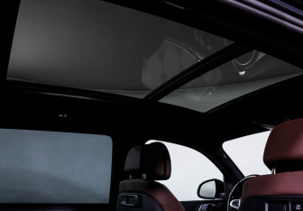 Подержанный автомобиль BMW X7 2022 года (18 фото)