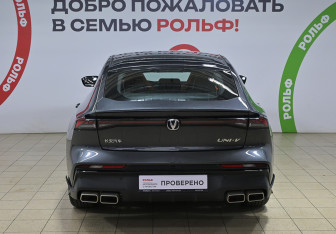 Подержанный автомобиль Changan UNI-V 2024 года (5 фото)