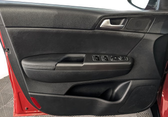 Подержанный автомобиль Kia Sportage 2018 года (19 фото)