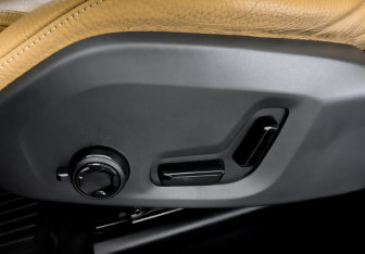 Подержанный автомобиль Volvo XC60 2019 года (20 фото)