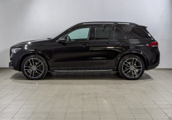Подержанный автомобиль Mercedes-Benz GLE 2021 года (6 фото)