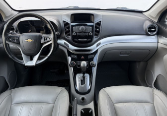 Подержанный автомобиль Chevrolet Orlando 2012 года (13 фото)